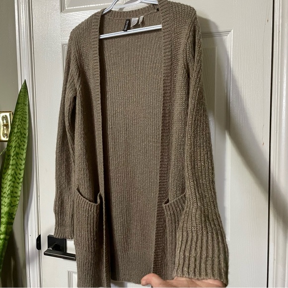 H&M Open Front Mohair, Wool and Acrylic Blend Knit Cardigan w/Two Front Pockets - Picture 4 of 8